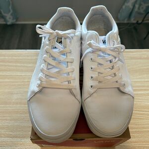 Vans Seldan Low Women's White Athletic Leather Skateboard Shoes Sneakers Size 10